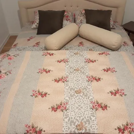 Mercy Deluxapartment